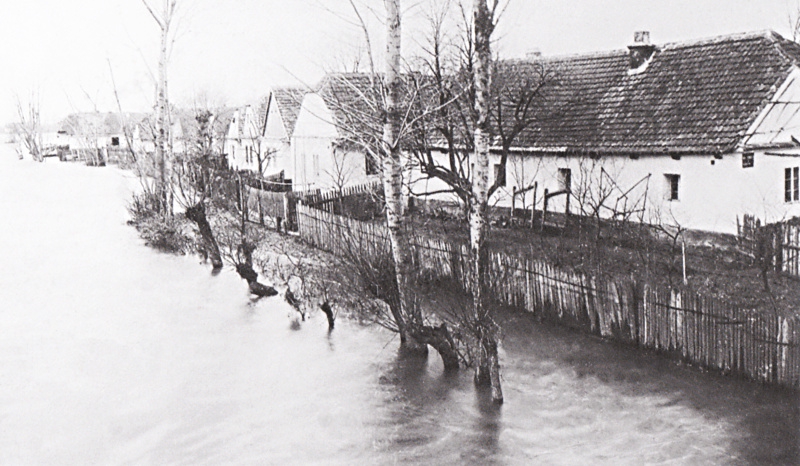 Poděbradské Zámostí za povodně v r.1895