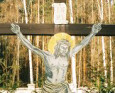 dřevěný kříž s Kristem